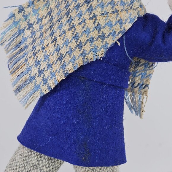 Simpich Christmas Character Doll Boy Throwing Snowball 1992 - Picture 10 of 10